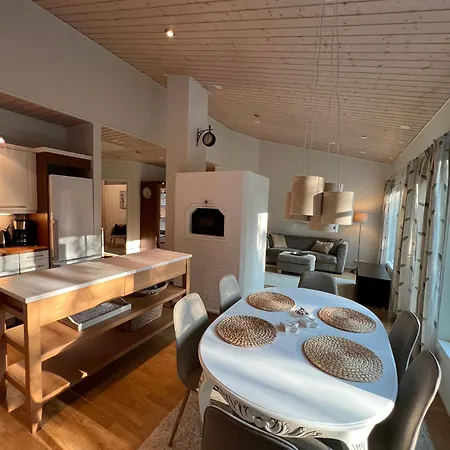 Ihana Paritaloasunto - Sauna, Piha Ja Autokatos - Cozy Semi-detached House With Sauna, Garden And Carport In فآسا