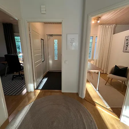 Ihana Paritaloasunto - Sauna, Piha Ja Autokatos - Cozy Semi-detached House With Sauna, Garden And Carport In شقة فآسا